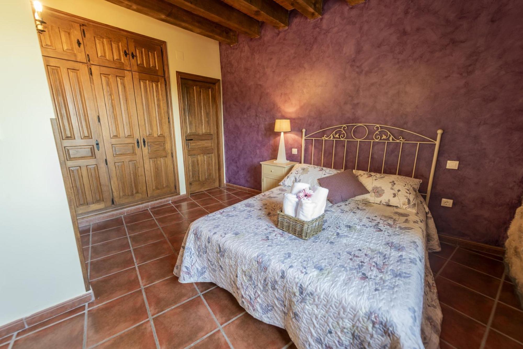 La Hacendera Entre Hoces - 20-28Pax-10 Hab Con Banos En Suite Maderuelo Exterior foto
