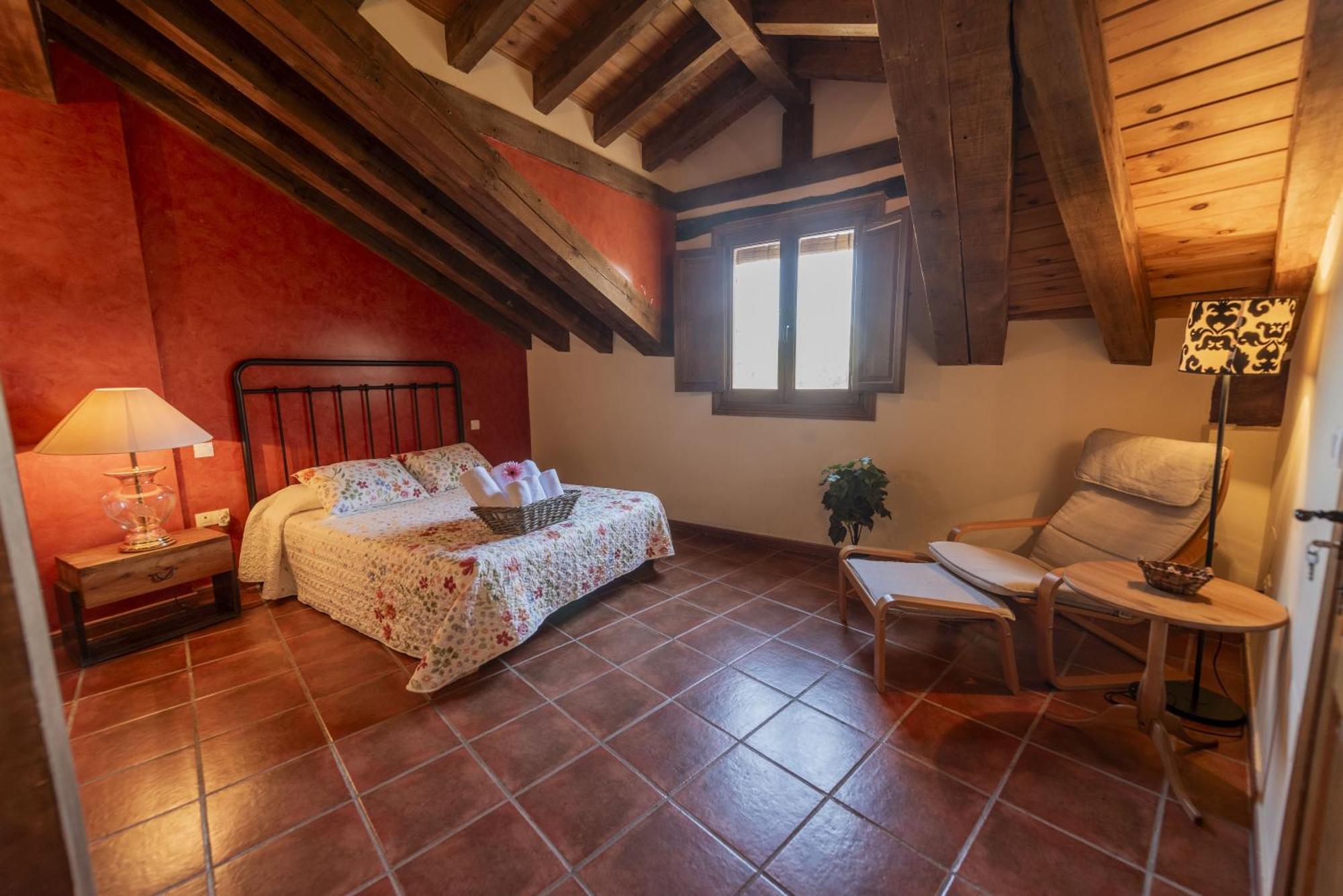 La Hacendera Entre Hoces - 20-28Pax-10 Hab Con Banos En Suite Maderuelo Exterior foto